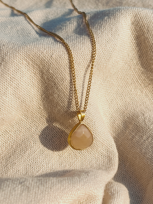 YUNA PEACH MOONSTONE Drop 10mm Halskette | Necklace Gold