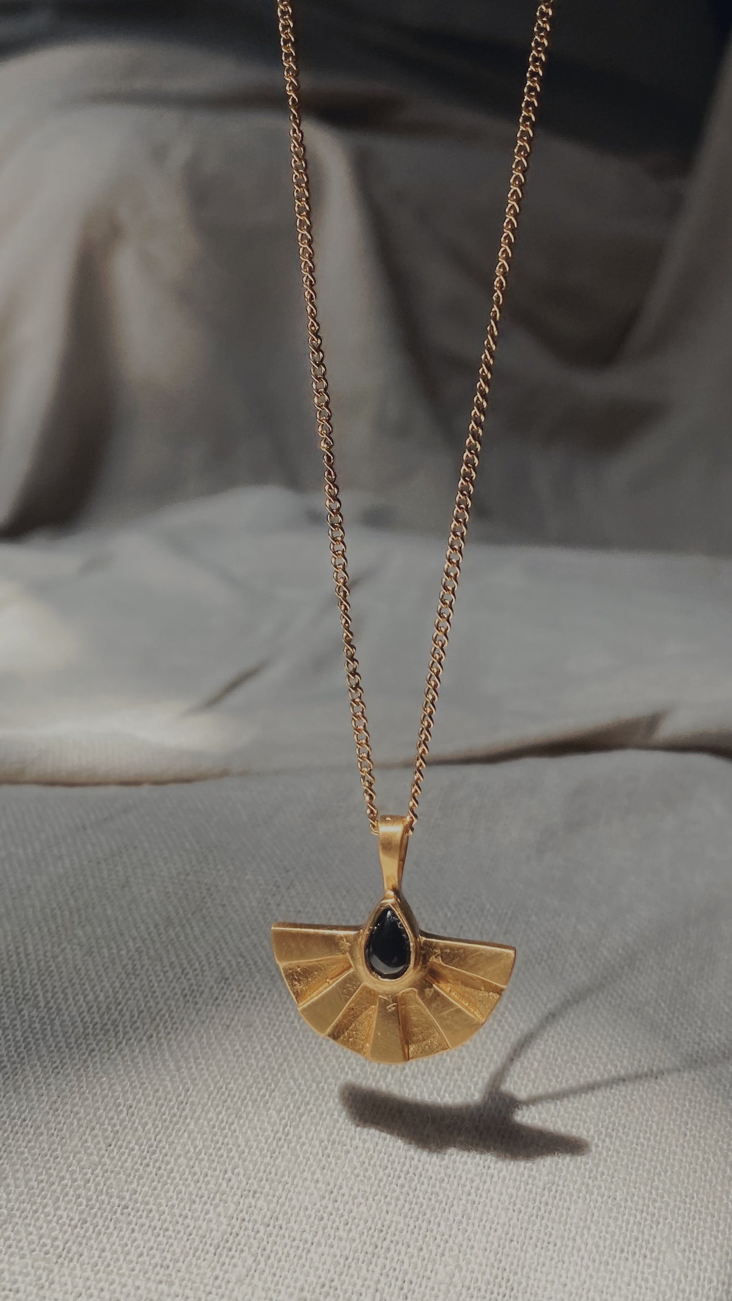 AURA big Halskette Black Onyx | Necklace Gold