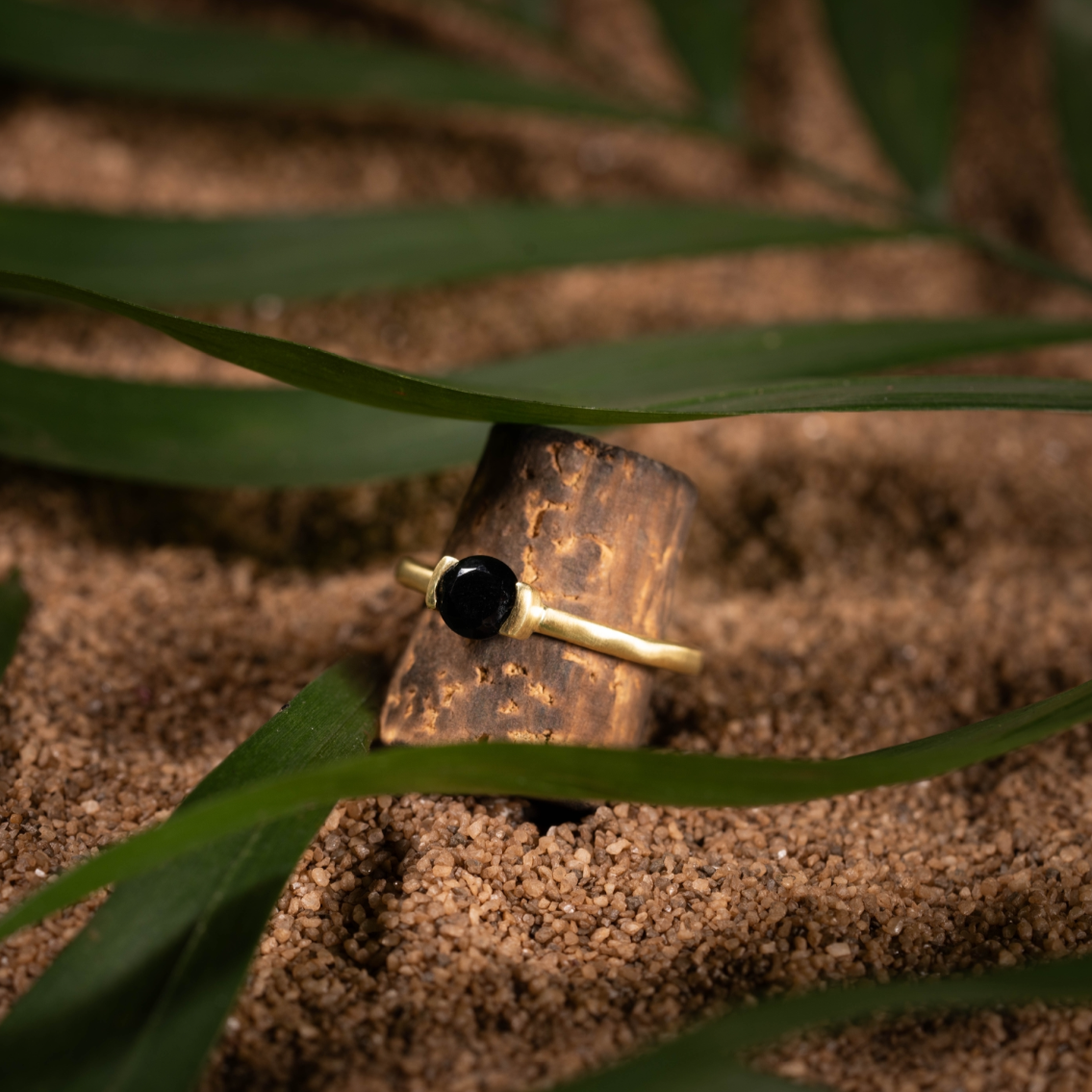 AURORA BLACK ONYX Ring Gold