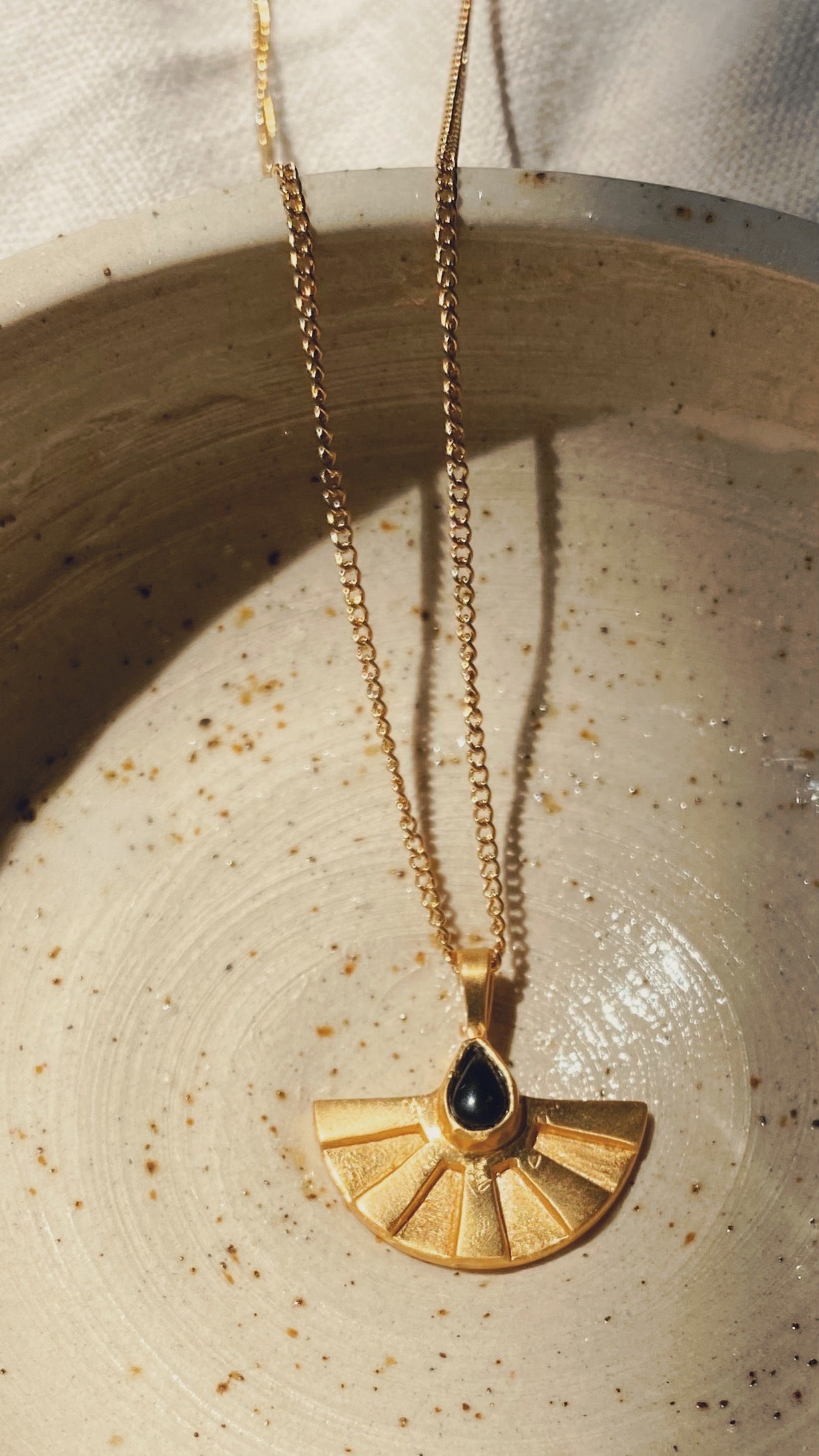 AURA big Halskette Black Onyx | Necklace Gold