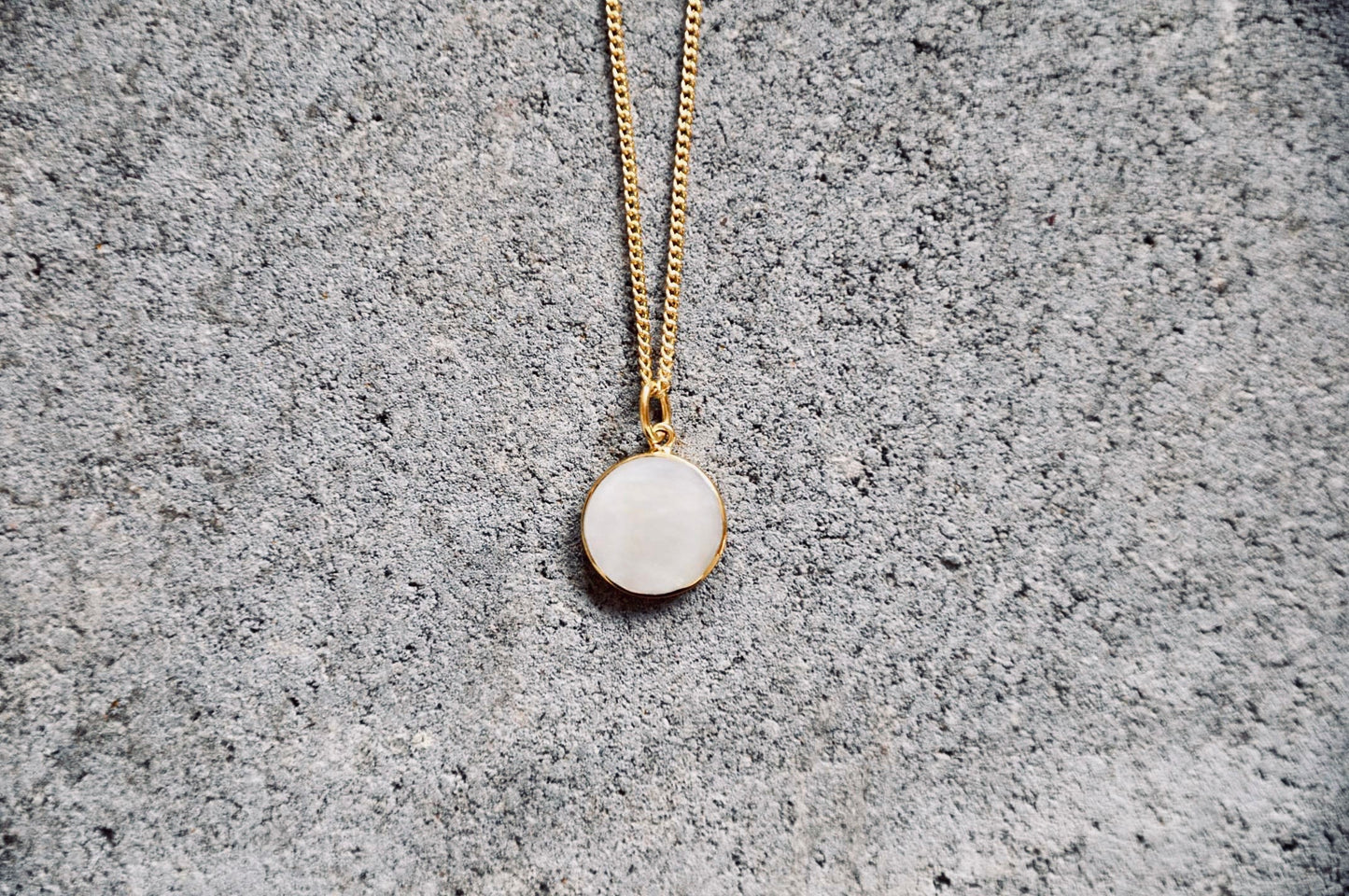 HANA Perlmutt Halskette | Necklace Gold - The Santai Collection