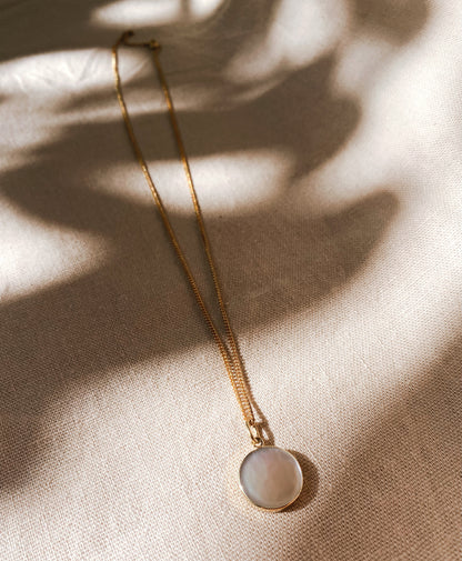 HANA Perlmutt Halskette | Necklace Gold