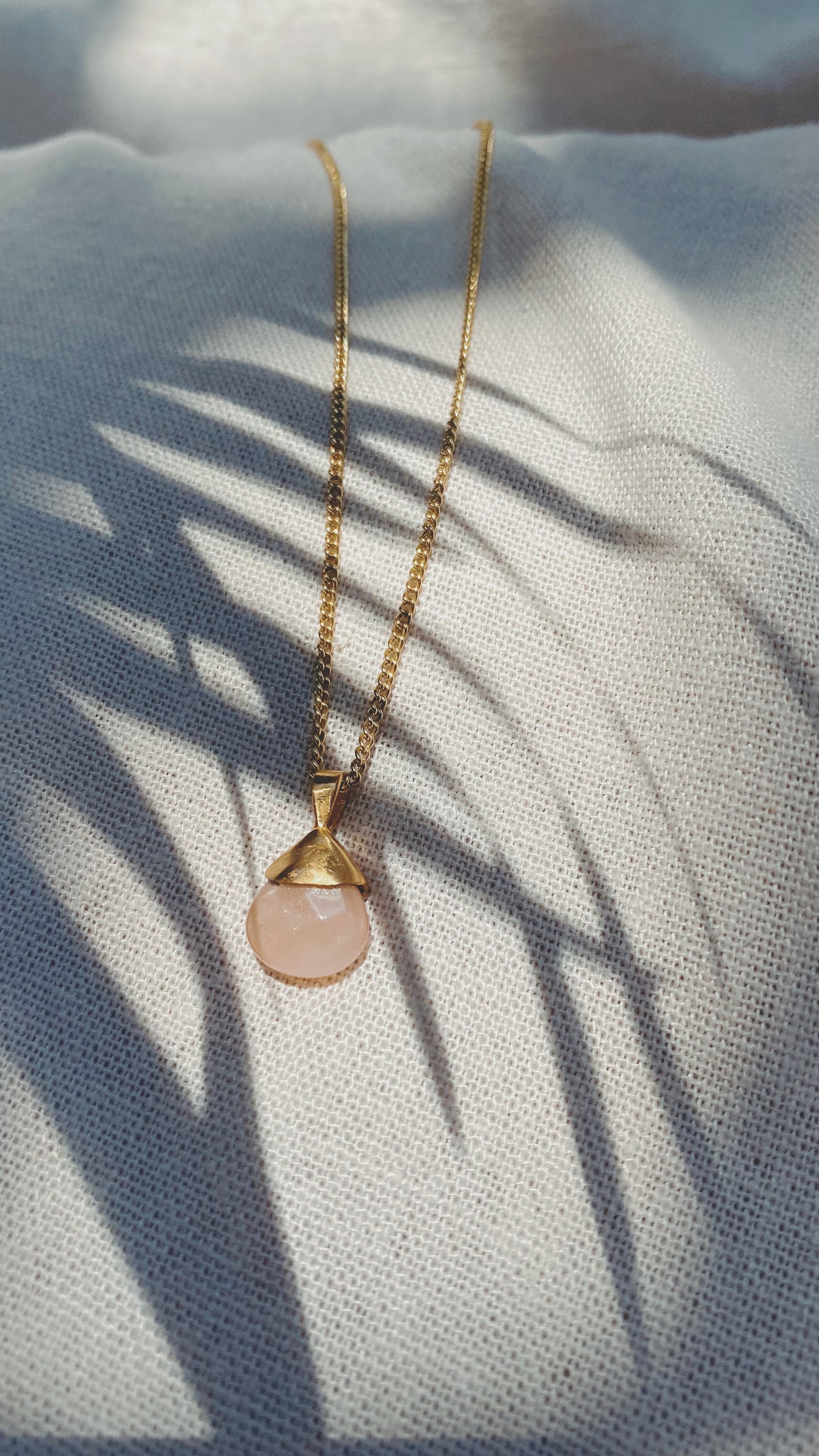 YUNITA PEACH MOONSTONE Halskette | Necklace Gold