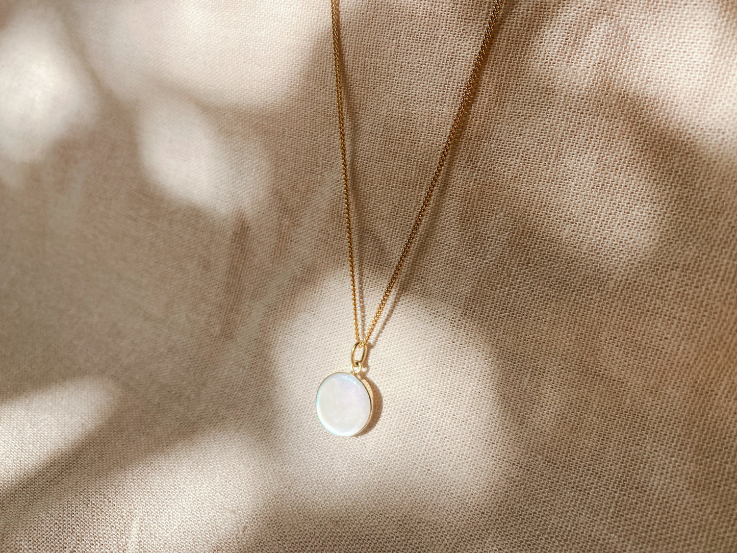 HANA Perlmutt Halskette | Necklace Gold