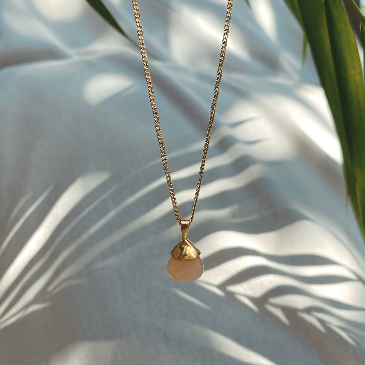 YUNITA PEACH MOONSTONE Halskette | Necklace Gold